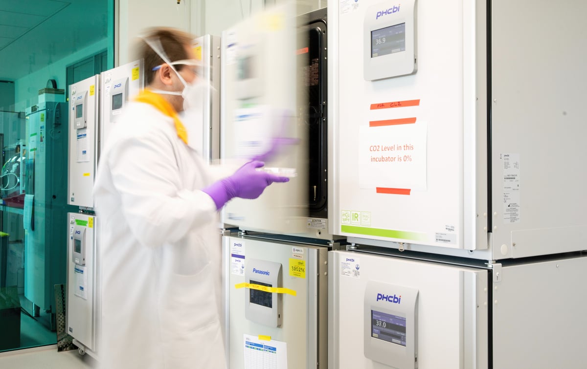 Scientist in the lab. Share your scientific findings with other scientists.