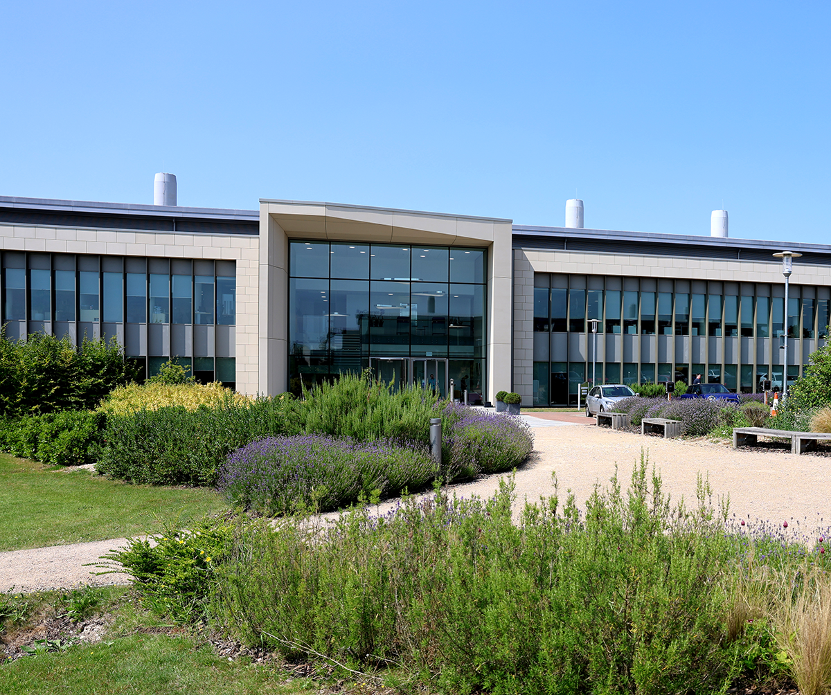 Career-image4-Building